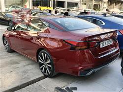 نيسان ألتيما